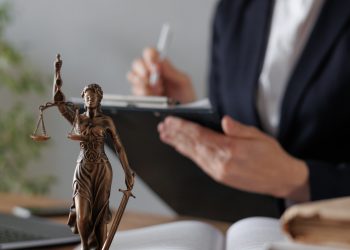 selective focus female lawyer judge checks documents contract makes notes notebook 1 350x250 - Decreto Correttivo Codice Appalti (D.Lgs. 209/2024)